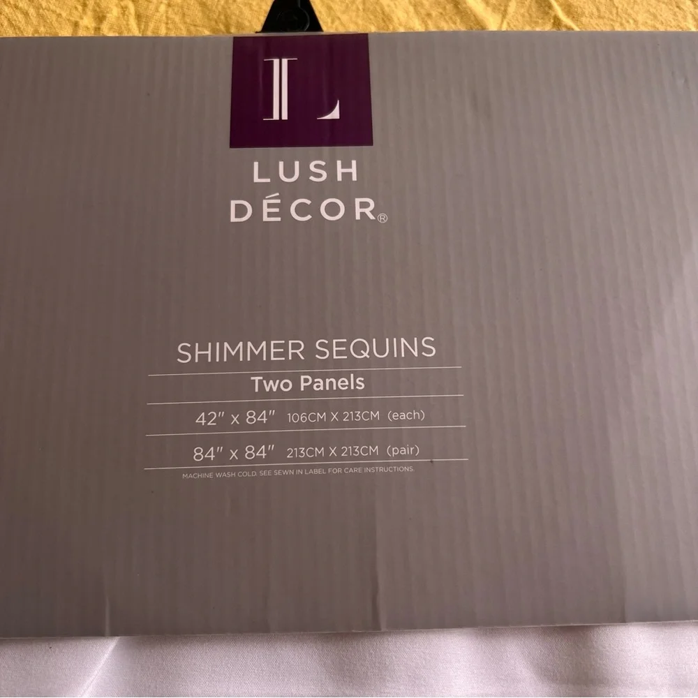 New Lush Decor Shimmer Sequins 2 Panels Curtains White Black 84 Inch